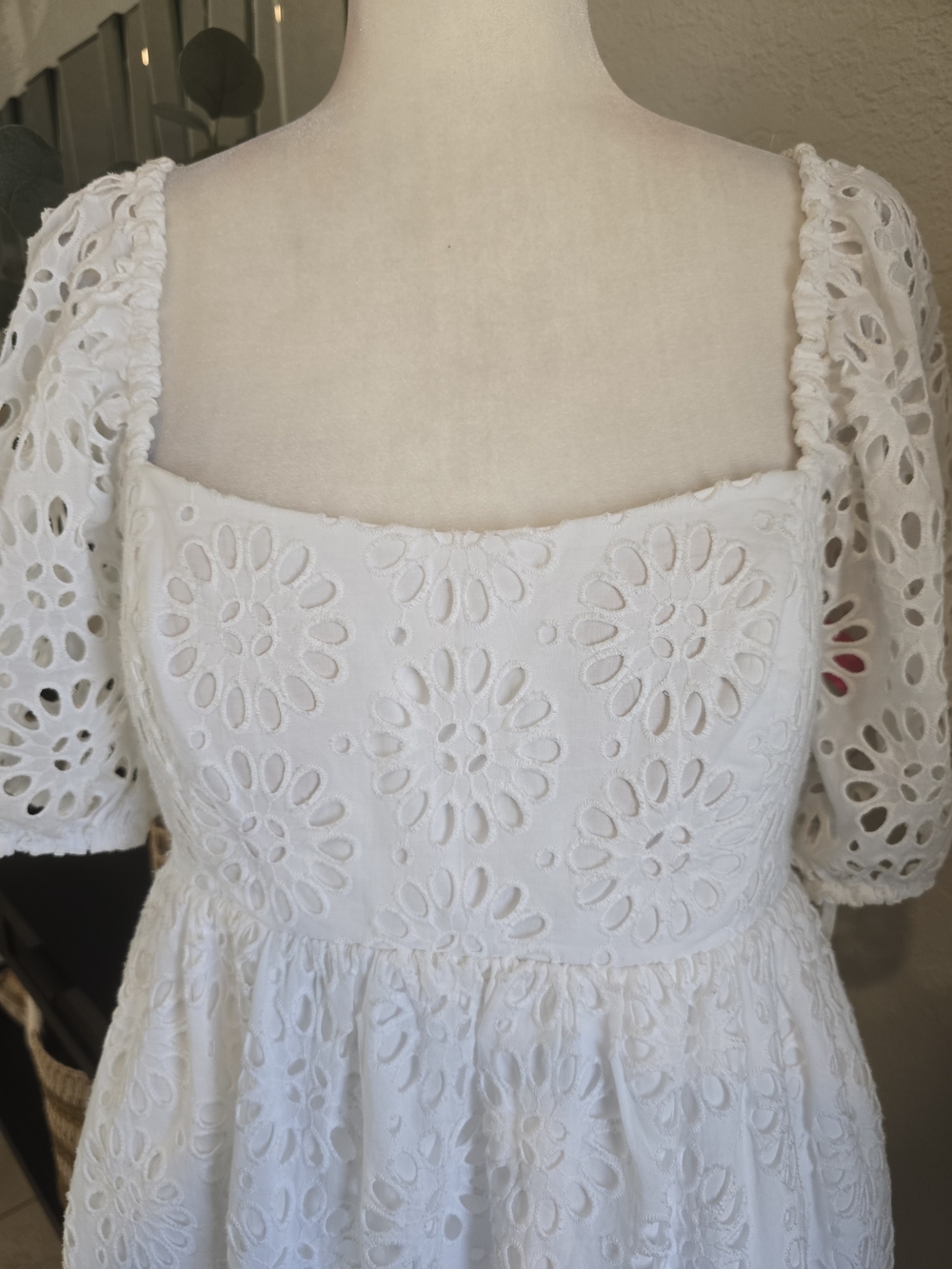 Lilly Pulitzer Women's Resort White Kay Short Puff Sleeve Eyelet Dress 10 - Picture 4 of 8